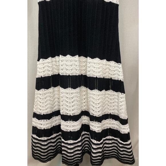 Luxely Mesa Sweater Dress Ivory Black Sz Medium NWT Contemporary Crochet Pattern - Picture 5 of 12